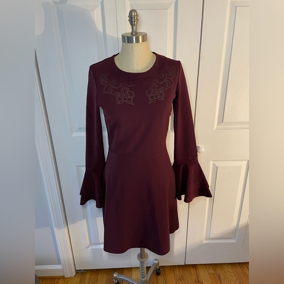 PARKER Orlando Laser Cut Bell Ruffle long Sleeve Dress Raisin Sheath Size 8 - Picture 2 of 9